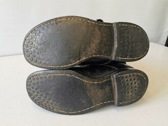 Luftwaffe , Paar Stiefel für fliegendes Personal . Originale Sohle mit 32,5cm. Ein Reissverschluss defekt, lässt sich nicht öffnen