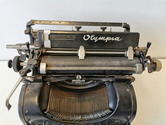 Schreibmaschine " Olympia" mit Runentaste auf...