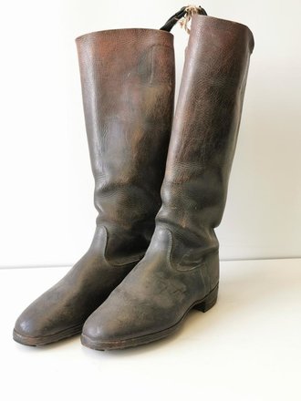 Paar Stiefel für Mannschaften der Wehrmacht. Hohe Ausführung für Kavallerie, die Sporenauflagen in der Zeit entfernt. Sohlenlänge 28,5cm