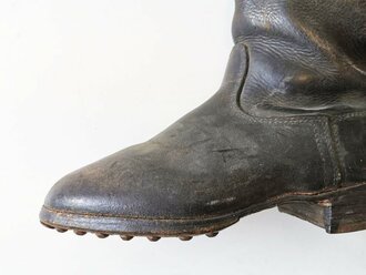 Paar Stiefel für Mannschaften der Wehrmacht. Hohe Ausführung für Kavallerie, die Sporenauflagen in der Zeit entfernt. Sohlenlänge 28,5cm