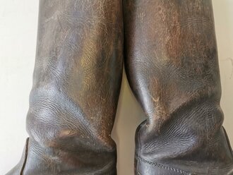 Paar Stiefel für Mannschaften der Wehrmacht. Hohe Ausführung für Kavallerie, die Sporenauflagen in der Zeit entfernt. Sohlenlänge 28,5cm