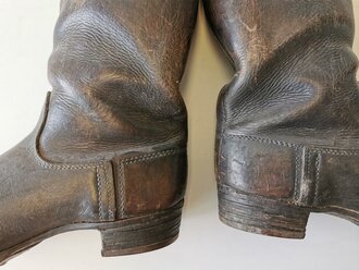 Paar Stiefel für Mannschaften der Wehrmacht. Hohe Ausführung für Kavallerie, die Sporenauflagen in der Zeit entfernt. Sohlenlänge 28,5cm