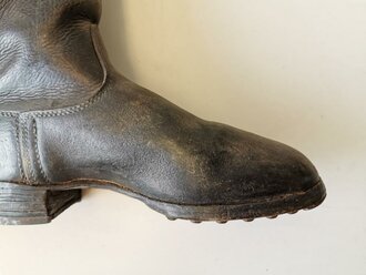 Paar Stiefel für Mannschaften der Wehrmacht. Hohe Ausführung für Kavallerie, die Sporenauflagen in der Zeit entfernt. Sohlenlänge 28,5cm