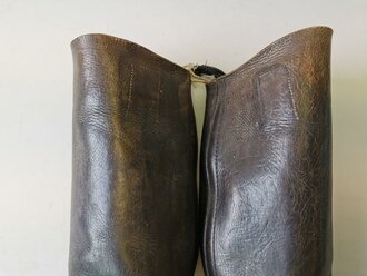 Paar Stiefel für Mannschaften der Wehrmacht. Hohe Ausführung für Kavallerie, die Sporenauflagen in der Zeit entfernt. Sohlenlänge 28,5cm