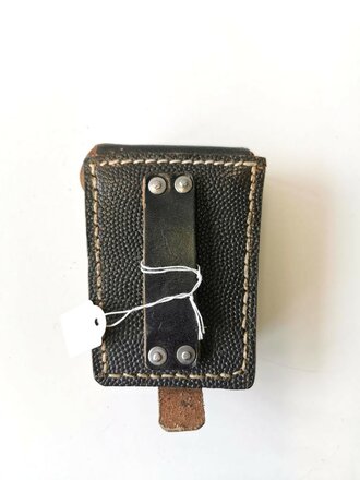 Einzelne Patronentasche, es handelt sich um um ein in alter Zeit von einer 3er Tasche abgeschnittenes Stück