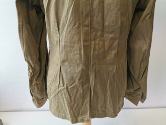 Heer, Tropenfeldbluse Modell 1943 mit original vernähten Effekten. Wohl ungetragenes Stück