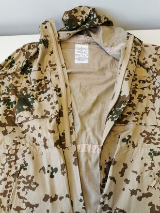 Bundeswehr Feldparka Wüstentarn, wohl ungetragen, Größe 12, datiert 2004