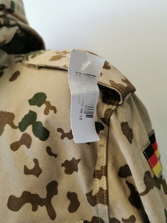 Bundeswehr Feldparka Wüstentarn, wohl ungetragen, Größe 12, datiert 2004