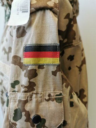 Bundeswehr Feldparka Wüstentarn, wohl ungetragen, Größe 12, datiert 2004