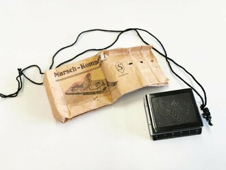 Marschkompass aus der Zeit des 2. Weltkrieg. Wohl ungebrauchtes Stück, in der originalen Papierverpackung