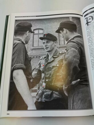 "God, Honor, Fatherland" - A Photo History of Panzergrenadier Division Grossdeutschland on the eastern Front 1942-1944, 226 Seiten, gebraucht, DIN A4, englisch