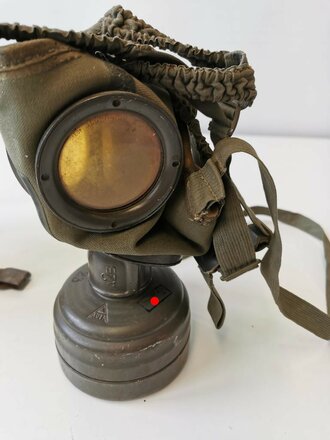 Wehrmacht Gasmaske in Dose Modell 1938, Die Dose Originallack, datiert 1942