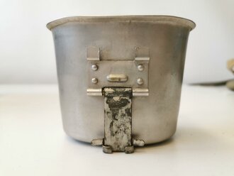 U.S. 1945 dated canteen set