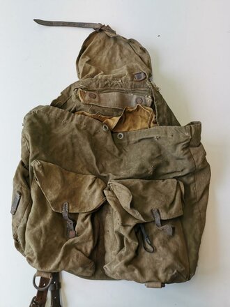 Rucksack Wehrmacht mit anhängendem Koppeltragegestell, ungereinigter Speicherfund