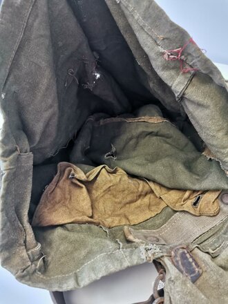 Rucksack Wehrmacht mit anhängendem Koppeltragegestell, ungereinigter Speicherfund
