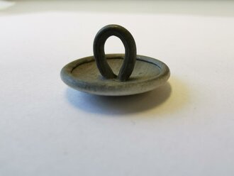 1 Knopf für die Feldbluse der Wehrmacht, Durchmesser je 19mm, weisser Originallack