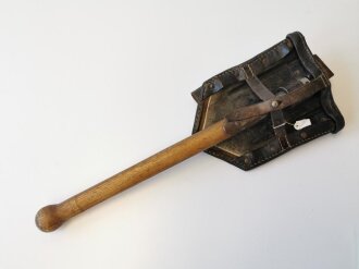 Klappspaten Wehrmacht in Hülle aus Ersatzmaterial. Getragenes Set