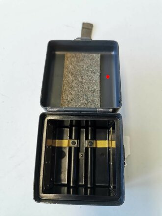 Batteriekasten (Behälter für Stromquelle) unter anderem zum Entfernungsmesser 36.  Originallack