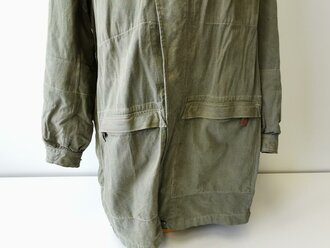 Luftwaffe Fallschirmjäger Knochensack, frühes, grün meliertes Modell, ursprünglich zum einsteigen aber von der Kammer vorschriftsmäßig geändert. Der Adler original aber neuzeitlich vernäht. Getragenes, seltenes Stück