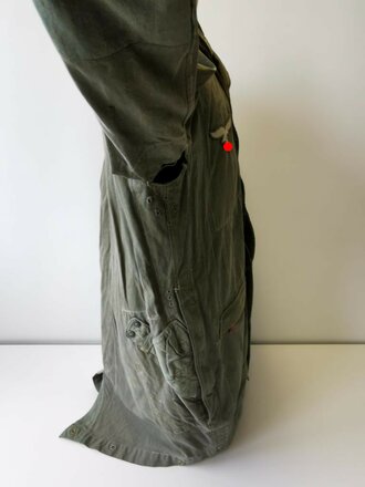 Luftwaffe Fallschirmjäger Knochensack, frühes, grün meliertes Modell, ursprünglich zum einsteigen aber von der Kammer vorschriftsmäßig geändert. Der Adler original aber neuzeitlich vernäht. Getragenes, seltenes Stück