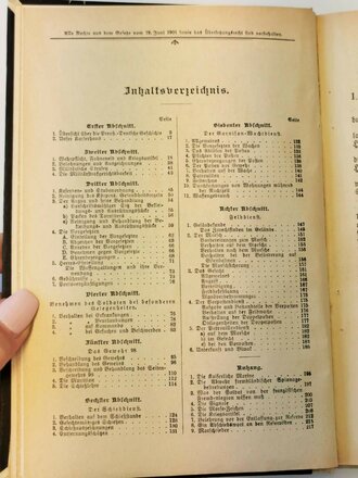 Dienstunterricht für den Infanteristen des Deutschen Heeres , Ausbildungsjahr 1914/15 mit 219 Seiten. Ungewöhnlicher, originaler Einband