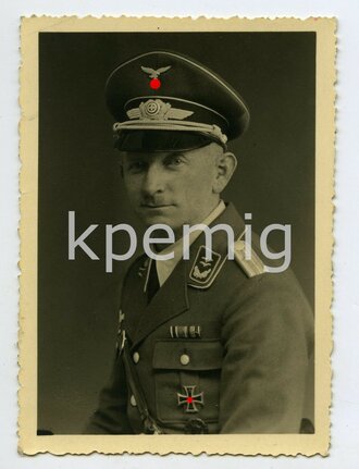 Portrait eines Reserveoffiziers der Luftwaffe mit EK 1,...