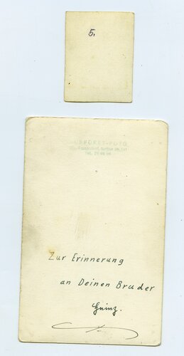 4 Aufnahmen eines HJ-Angehörigen mit unleserlichem Ärmelband, Maße 9 x 12cm, 6 x 9cm