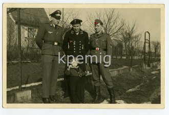 Aufnahme dreier Soldaten Luftwaffe, Marine, Waffen SS, Maße 9 x 13 cm