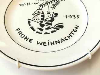 Winterhilfswerk Teller "Frohe Weihnachten 1935" Durchmesser 17cm. Leicht beschädigt, neuzeitliche Halterung