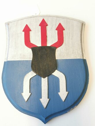 Holzwappen "Zur Erinnerung an Ihre Dienstzeit bei der Marineartillerieversuchsstelle, datiert 1968