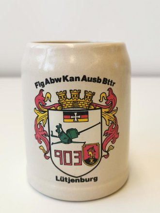 Bierkrug Bundeswehr "FlgAbwKanAusbBttr 903 Lütjenburg"