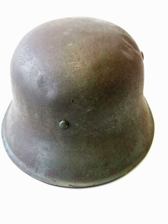 Stahlhelm für eine Kinderuniform, Originallack mit beiden Abzeichen in gutem Zustand