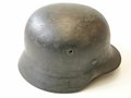 Heer, Stahlhelm Modell 1940. Getragenes, zusammengehöriges Stück in gutem Zustand, das Hakenkreuz vollständig erhalten