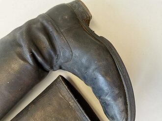 Paar Stiefel für Offiziere der Wehrmacht, ungereinigtes Paar, Sohlenlänge 28cm