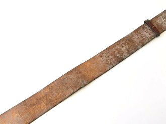 Zweidornkoppel für Offiziere der Wehrmacht , ungeschwärztes Leder, Gesamtlänge 122cm, ungereinigtes Stück