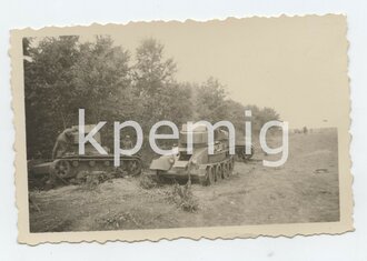 Foto von mehreren zerstörten Russischen Panzern, 6 x...