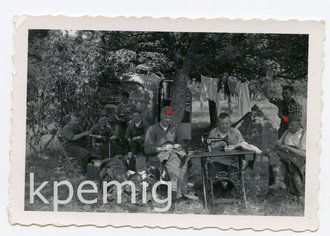 Foto eines Kompanie Schneiders im Feld, datiert 06.09.1941 Maße 6 x 9 cm