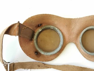 Allgemeine Schutzbrille Wehrmacht, sandfarbene Ausführung , die Gläser leicht getönt