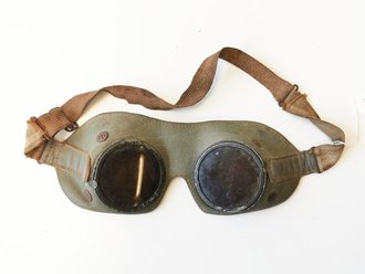 Allgemeine Schutzbrille Wehrmacht, graue Ausführung , die Gläser leicht getönt