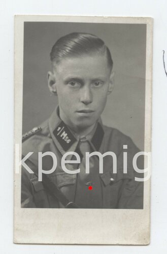 Studioaufnahme eines N.S.K.K. Angehörigen Sturm M 56 , Maße 4 x 6 cm