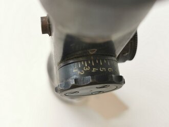 Zielfernrohr ZF4 für K43, Hersteller ddx ( Voigtländer ). Klare Durchsicht und Absehen. Mit originaler Lederabdeckung, diese leicht defekt.