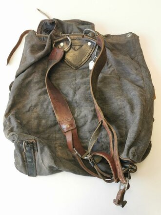 Rucksack Luftwaffe, Hersteller gestempelt und datiert 1942. Getragenes Stück , ungereinigt