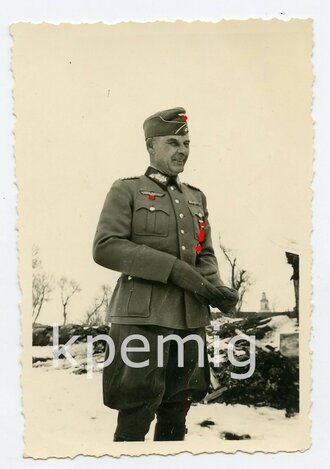 Aufnahme des Generalleutnant Schaefers mit Auszeichnungen, Maße 6 x 9 cm