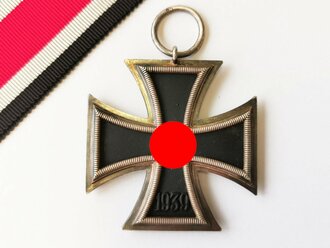 Eisernes Kreuz zweiter Klasse, HK vollständig geschwärzt, "65" im Bandring für  Klein u. Quenzer