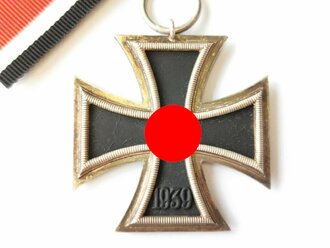 Eisernes Kreuz zweiter Klasse, HK vollständig geschwärzt, Hersteller "65" im Bandring für Klein u. Quenzer