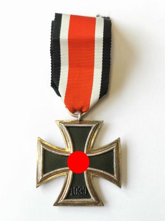 Eisernes Kreuz zweiter Klasse 1939, HK zu 95% geschwärzt, Runde 3, vermutlich Deschler Fertigung