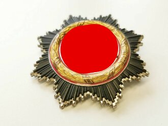 Deutsches Kreuz in Gold im Etui, Hersteller 20 Zimmermann. Sehr guter Zustand, die Emaille ohne Kratzer. Leichtes Stück in zugehörigem Etui