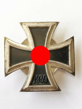 Eisernes Kreuz erster Klasse an Schraubscheibe, HK vollständig geschwärzt, Hersteller L/11 Deumer