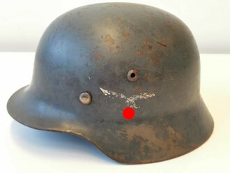 Luftwaffe Stahlhelm Modell 1935, in allen Teilen original, das Abzeichen nur in Resten erhalten