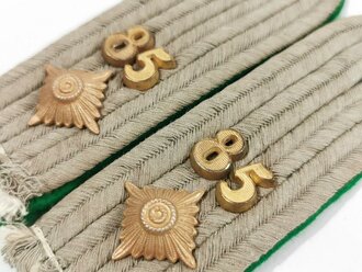 Paar Schulterstücke für einen Offizier im Gebirgsjäger Regiment 85